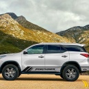 Tem Xe Toyota Fortuner - TFO111